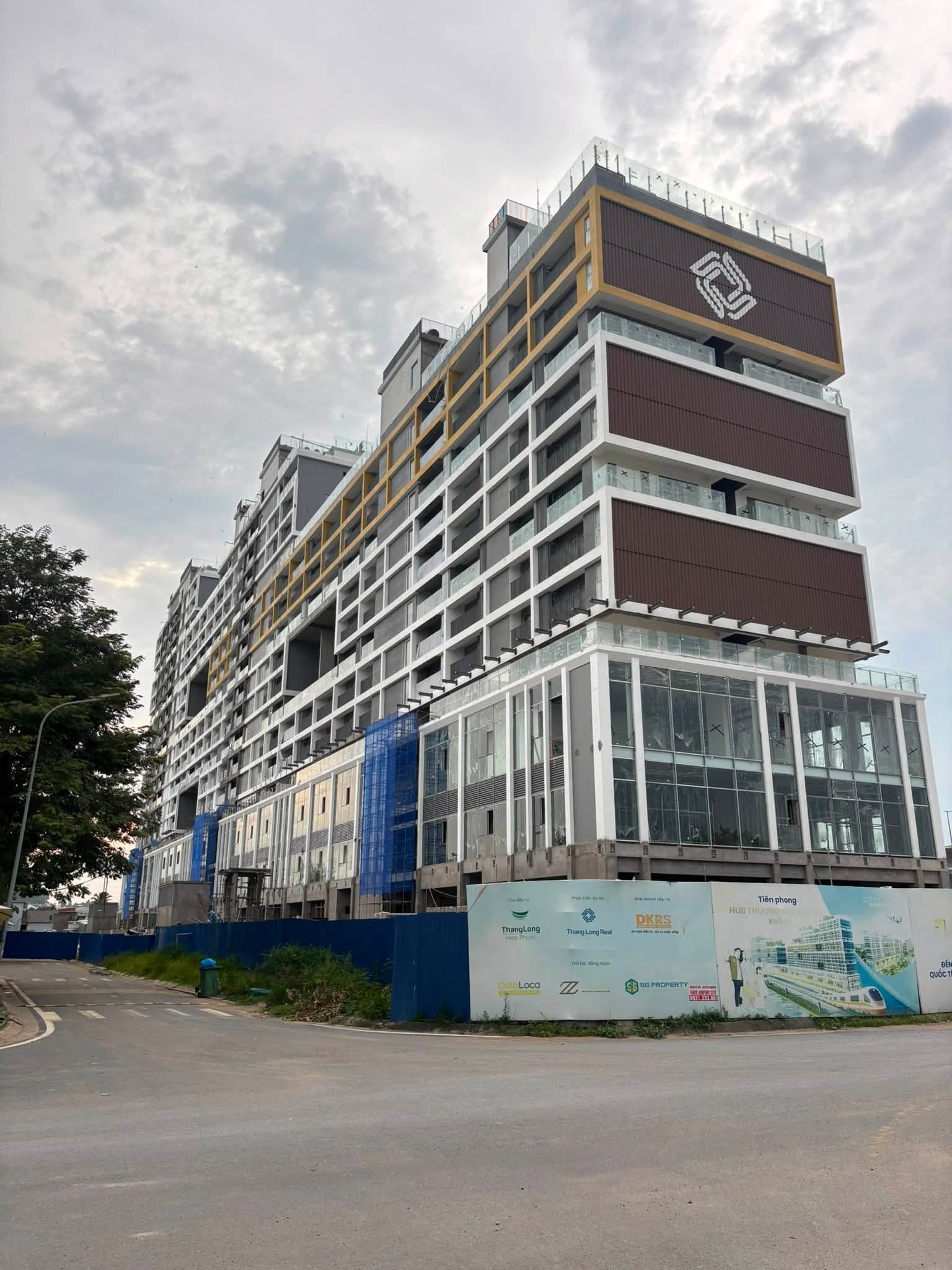 Hình ảnh thực tế tháp căn hộ Fiato Airport City Nhơn Trạch bàn giao T8/2026