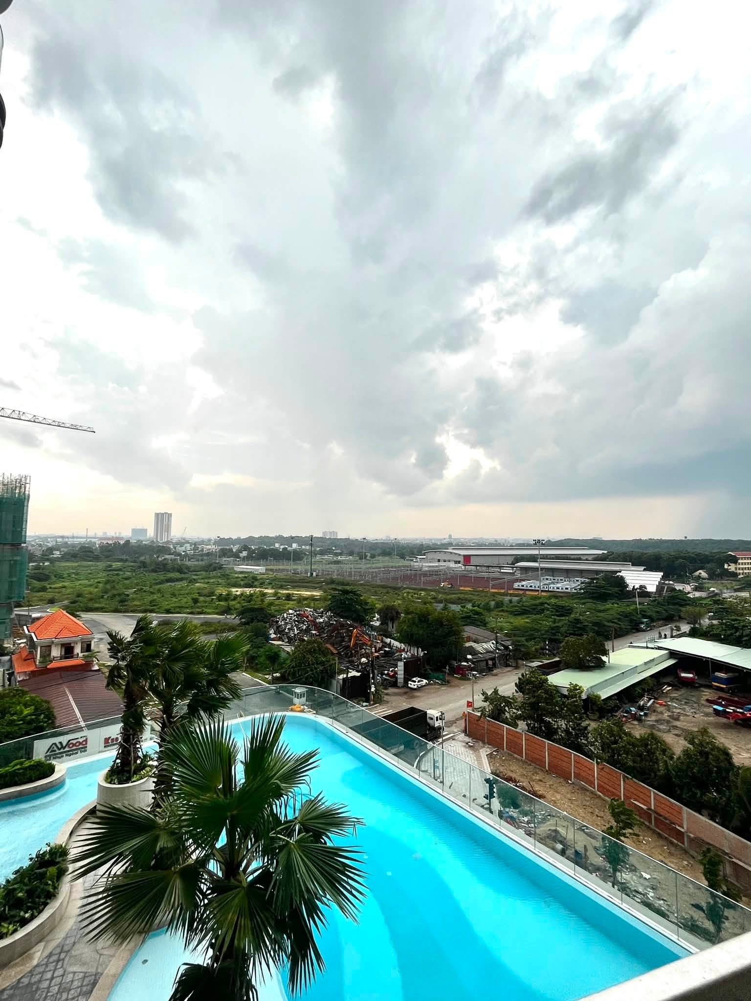 Hồ bơi vô cực ngắm view toàn cảnh nội khu The 9 Stellars